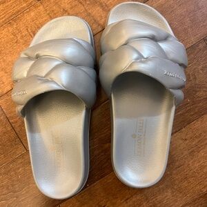 Lemon Jelly sliders NWOT